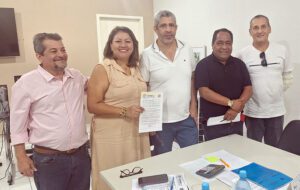 Sinprof entrega e debate a pauta de valorização dos profissionais do Magistério de Vilhena