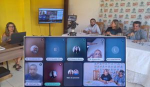 Professores da rede estadual aprovam propostas do governo, mas não descartam greve caso haja descumprimento